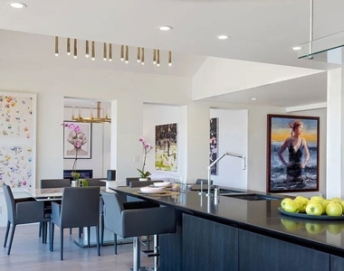 2528 Westridge Road - Photo Thumbnail 12