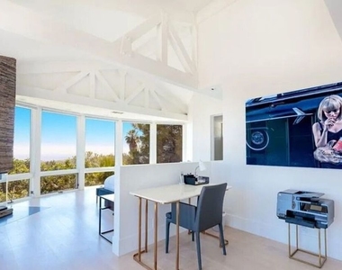 2528 Westridge Road - Photo Thumbnail 17