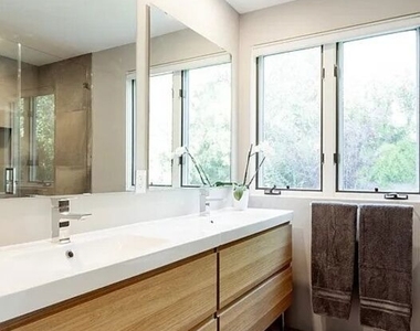 2528 Westridge Road - Photo Thumbnail 25