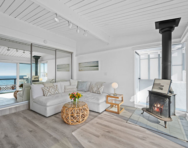25154 Malibu Road - Photo Thumbnail 13