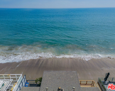 25154 Malibu Road - Photo Thumbnail 4