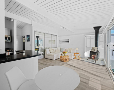 25154 Malibu Road - Photo Thumbnail 16