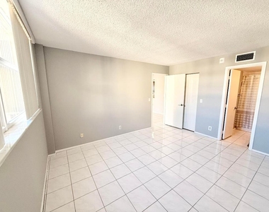 2929 S Ocean Boulevard - Photo Thumbnail 9