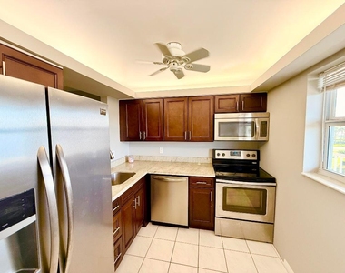 2929 S Ocean Boulevard - Photo Thumbnail 6