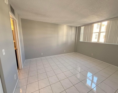 2929 S Ocean Boulevard - Photo Thumbnail 10