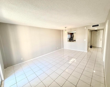 2929 S Ocean Boulevard - Photo Thumbnail 5