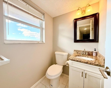 2929 S Ocean Boulevard - Photo Thumbnail 15
