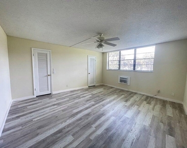 2460 Deer Creek Country Club Blvd Boulevard - Photo Thumbnail 8