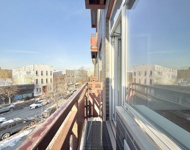 184 Noll Street - Photo Thumbnail 5