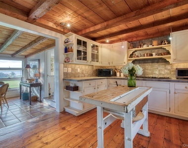 152 King Street - Photo Thumbnail 8