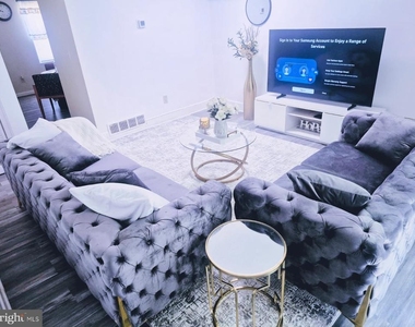 1835 Village Green Drive - Photo Thumbnail 4