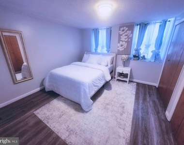 1835 Village Green Drive - Photo Thumbnail 2