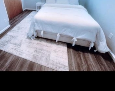 1835 Village Green Drive - Photo Thumbnail 9