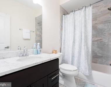 732 Girard Street Nw - Photo Thumbnail 3