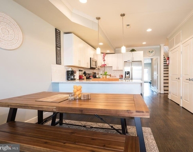 732 Girard Street Nw - Photo Thumbnail 9