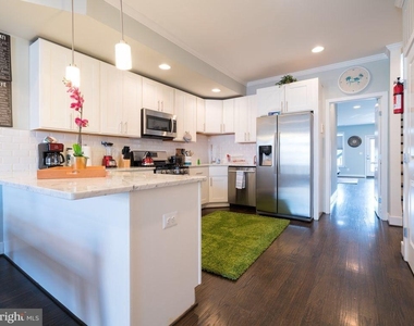 732 Girard Street Nw - Photo Thumbnail 1