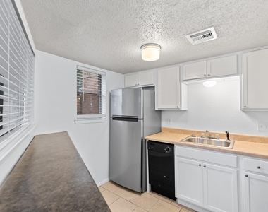 2500 Burleson Rd - Photo Thumbnail 5