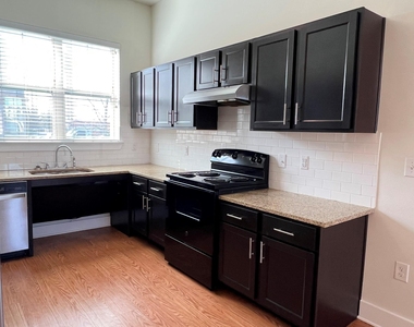 2400 Louis Henna Blvd - Photo Thumbnail 16