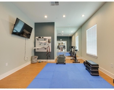 2400 Louis Henna Blvd - Photo Thumbnail 3