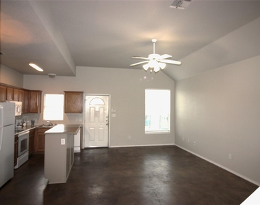 1912 S 15th Unit A St S - Photo Thumbnail 1
