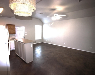 1912 S 15th Unit A St S - Photo Thumbnail 2
