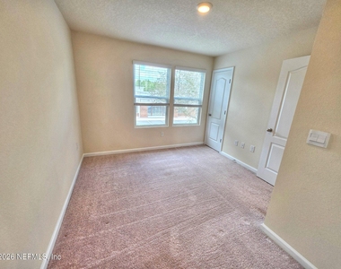 3972 Village View Lane - Photo Thumbnail 11