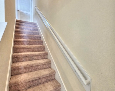 3972 Village View Lane - Photo Thumbnail 8