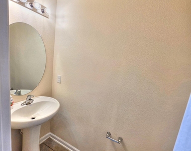 3972 Village View Lane - Photo Thumbnail 7