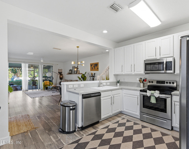 7990 Baymeadows Road - Photo Thumbnail 11