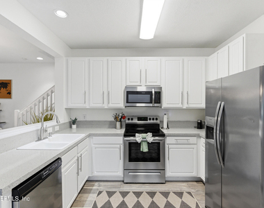 7990 Baymeadows Road - Photo Thumbnail 10