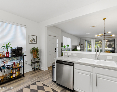 7990 Baymeadows Road - Photo Thumbnail 12