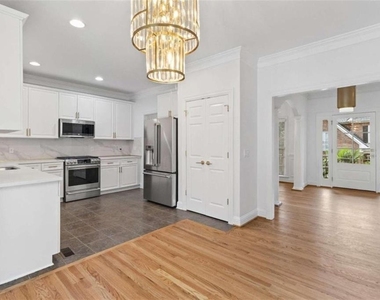 1711 Summit Glen Lane - Photo Thumbnail 7