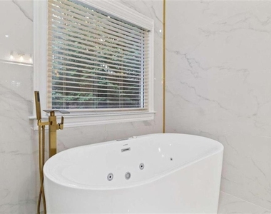 1711 Summit Glen Lane - Photo Thumbnail 19
