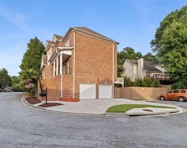 1711 Summit Glen Lane - Photo Thumbnail 1
