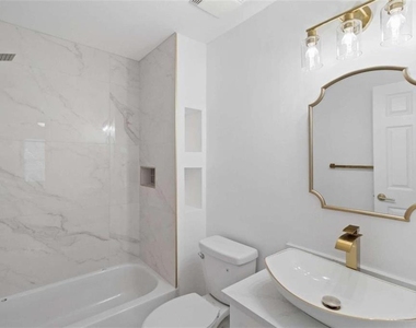 1711 Summit Glen Lane - Photo Thumbnail 37