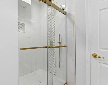 1711 Summit Glen Lane - Photo Thumbnail 32