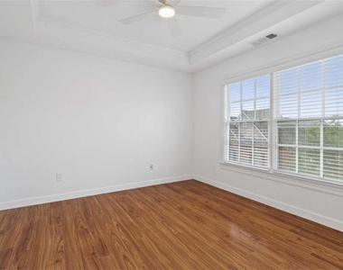 1711 Summit Glen Lane - Photo Thumbnail 24