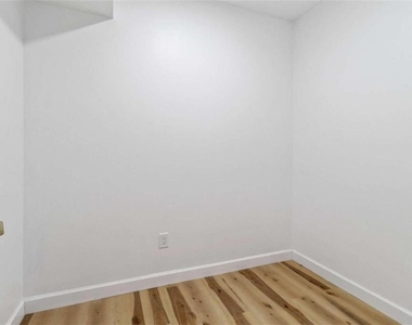 1711 Summit Glen Lane - Photo Thumbnail 30