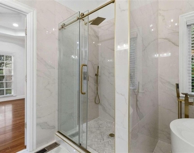 1711 Summit Glen Lane - Photo Thumbnail 16