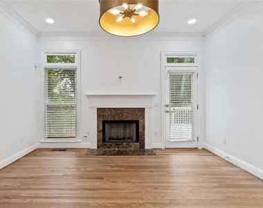 1711 Summit Glen Lane - Photo Thumbnail 10