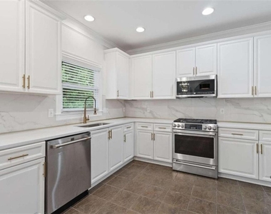1711 Summit Glen Lane - Photo Thumbnail 6