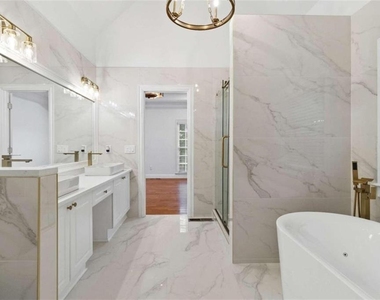 1711 Summit Glen Lane - Photo Thumbnail 21