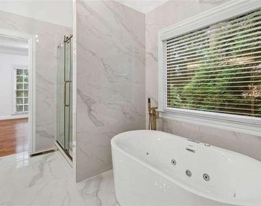 1711 Summit Glen Lane - Photo Thumbnail 17