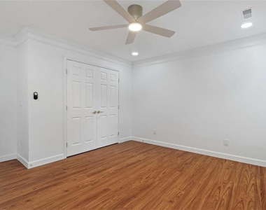 1711 Summit Glen Lane - Photo Thumbnail 39