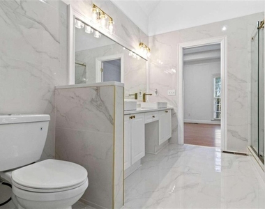 1711 Summit Glen Lane - Photo Thumbnail 20