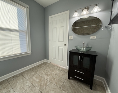 9738 S Avenue L - Photo Thumbnail 8