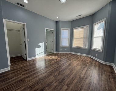 9738 S Avenue L - Photo Thumbnail 6