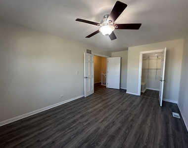306 Northwestern Court - Photo Thumbnail 13