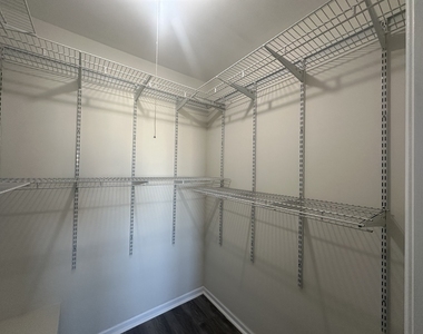 306 Northwestern Court - Photo Thumbnail 14