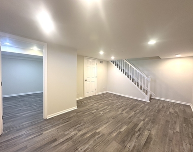 306 Northwestern Court - Photo Thumbnail 16